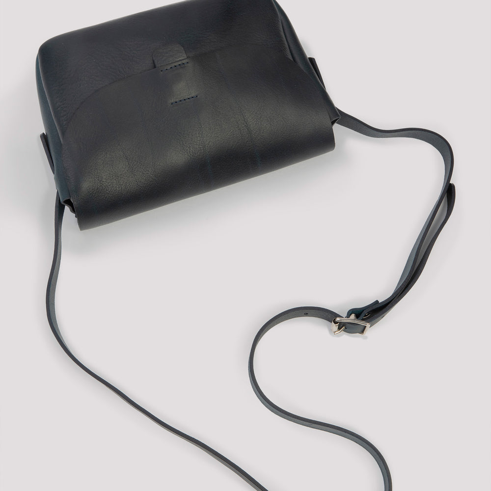 
                      
                        Midi Orbed Tap bag midnight - Kate Sheridan
                      
                    