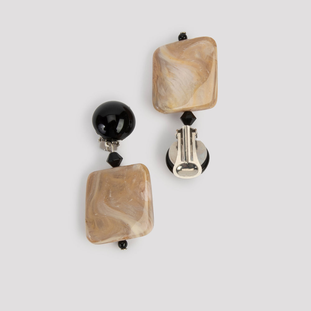 
                      
                        Square clip earrings beige - Angela Caputi
                      
                    