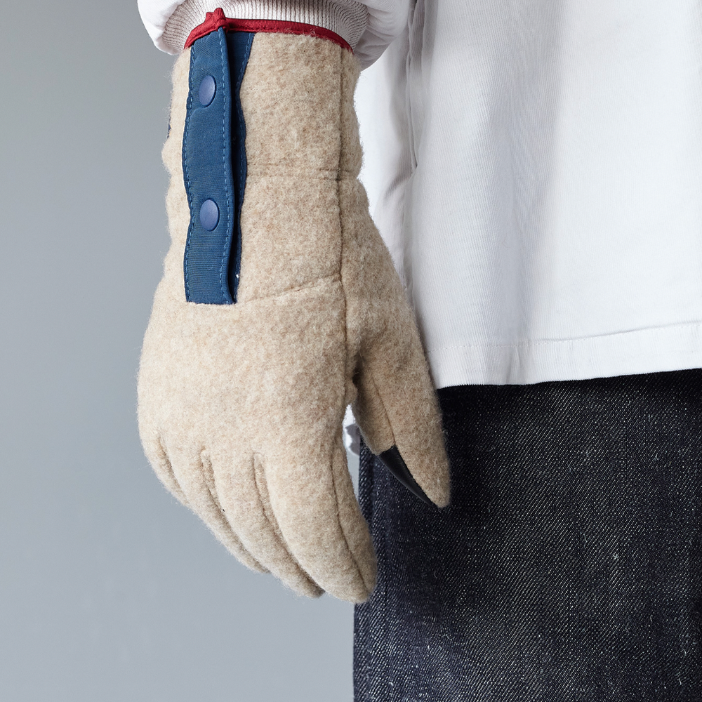 
                      
                        Recycled wool fleecy gloves camel - Elmer
                      
                    