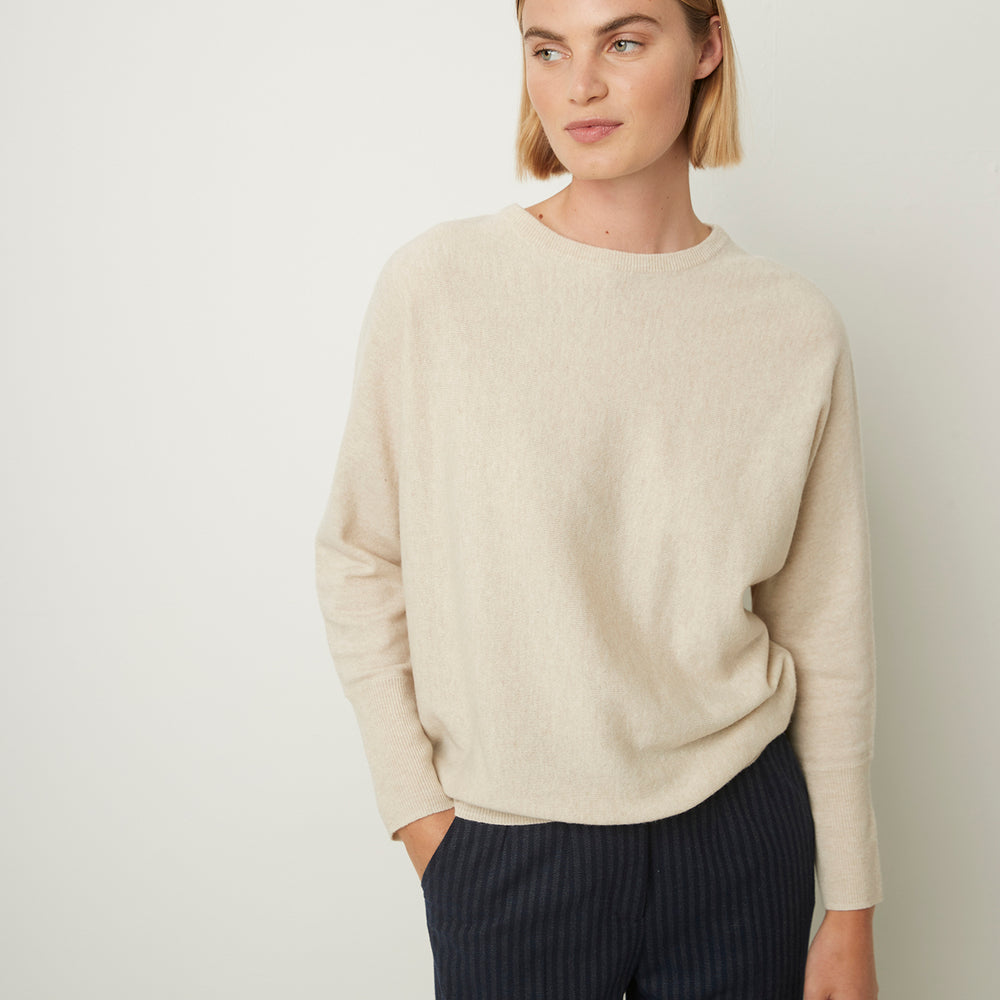 Lou Pull sweater 24a Oatmeal