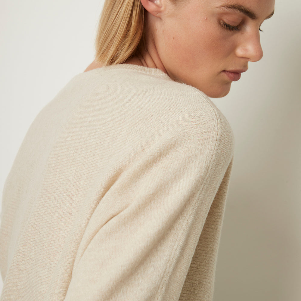 
                      
                        Lou Pull sweater 24a Oatmeal
                      
                    