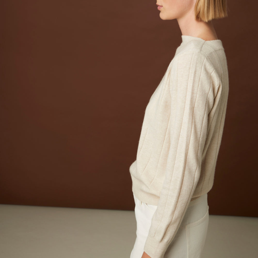 
                      
                        Lou Marin sweater 24a Oatmeal
                      
                    