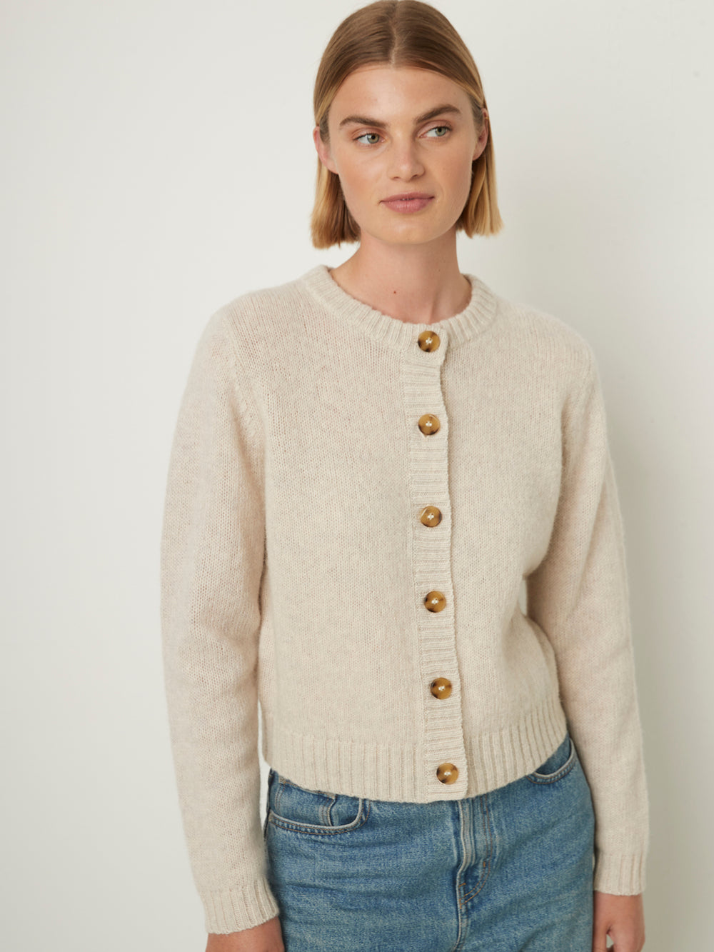 Scottish Cardigan 24a Oatmeal